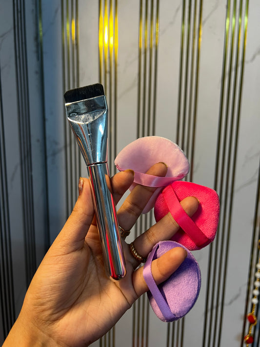 Flat Foundation brush and 3 Powder puffs